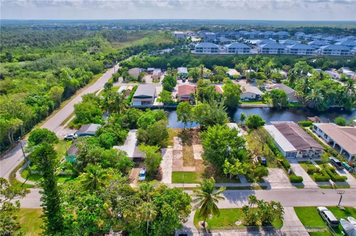 46  Moon Bay  ST, Naples, FL 34114