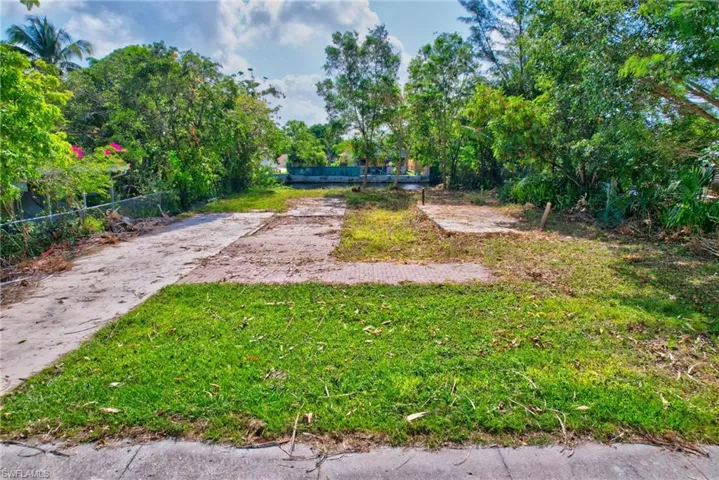 46  Moon Bay  ST, Naples, FL 34114