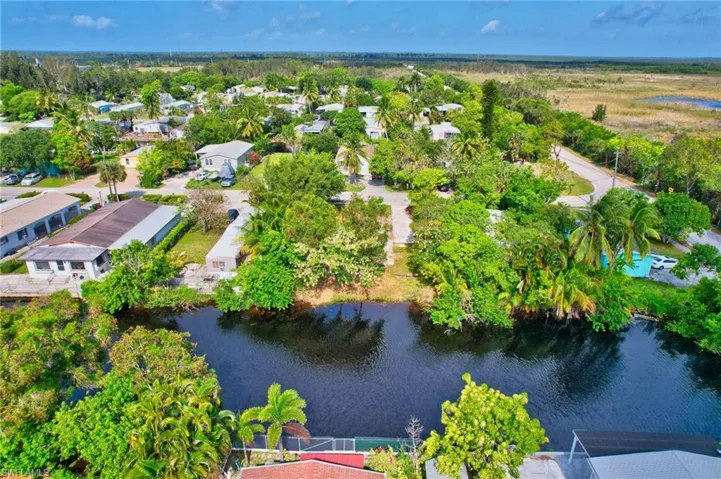 46  Moon Bay  ST, Naples, FL 34114