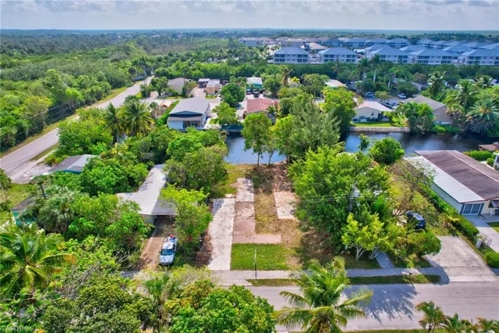 46  Moon Bay  ST, Naples, FL 34114