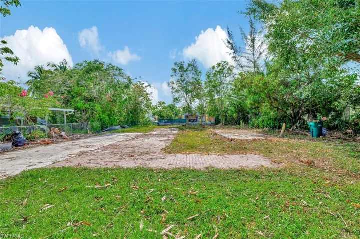 46  Moon Bay  ST, Naples, FL 34114