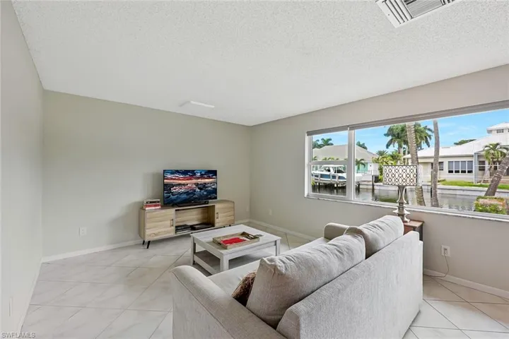 499 16th Ave S, Naples, Florida 34102