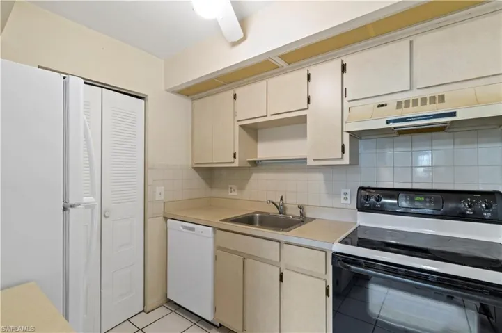 8101 South Woods Circle # 14, Fort Myers Fl 33919