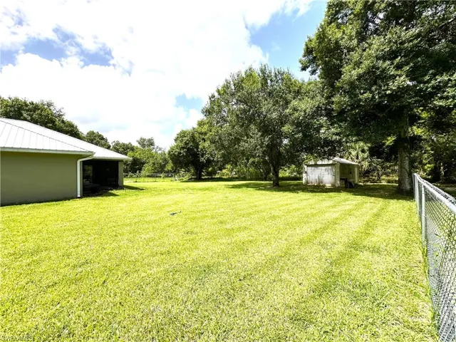 1019  Wells  AVE, Lehigh Acres, FL 33972