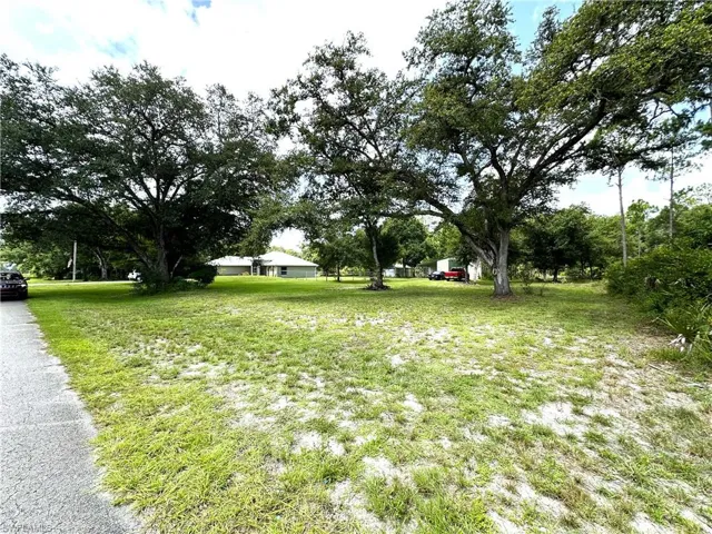 1019  Wells  AVE, Lehigh Acres, FL 33972