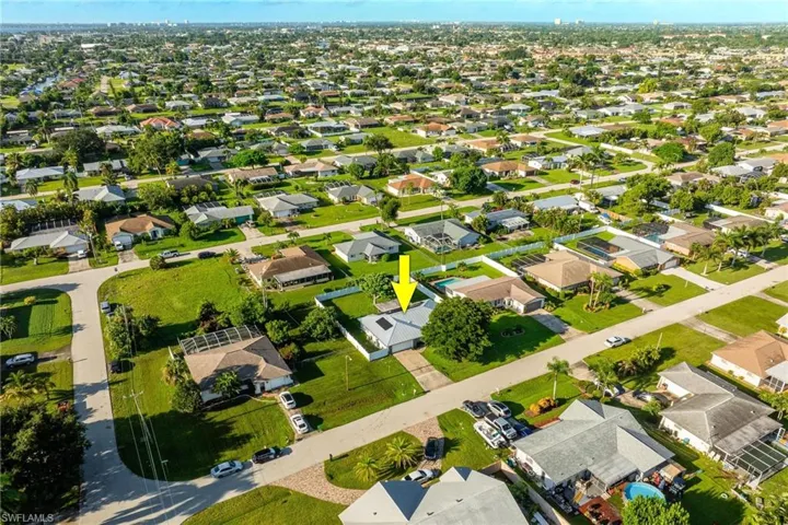 Birds eye view of property
