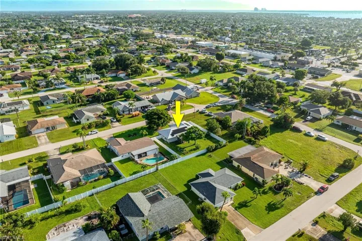 Birds eye view of property