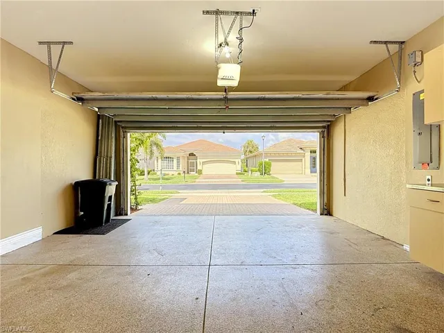 15641 Alton Dr, Fort Myers, Florida 33908
