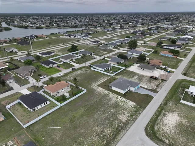 530 Nw 23rd Ter, Cape Coral, Florida 33993