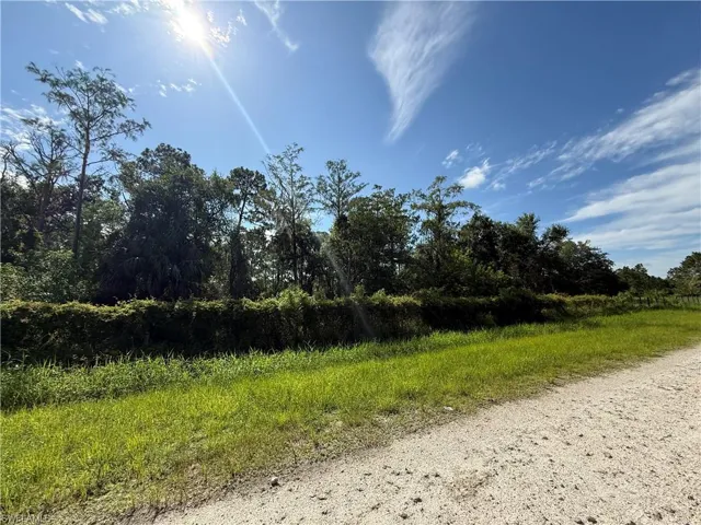 View of dirt / gravel road