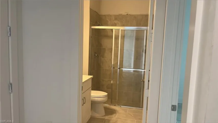 Guest bathroom with full shower