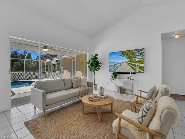 Living Room (virtual furniture)