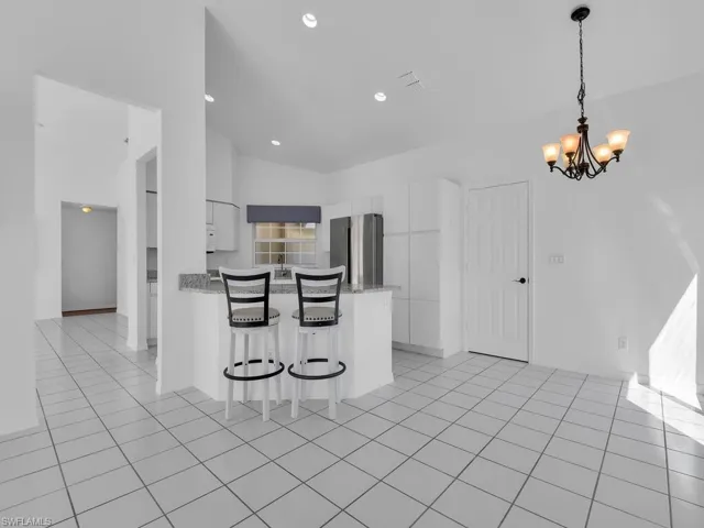 Breakfast Bar & Breakfast Nook