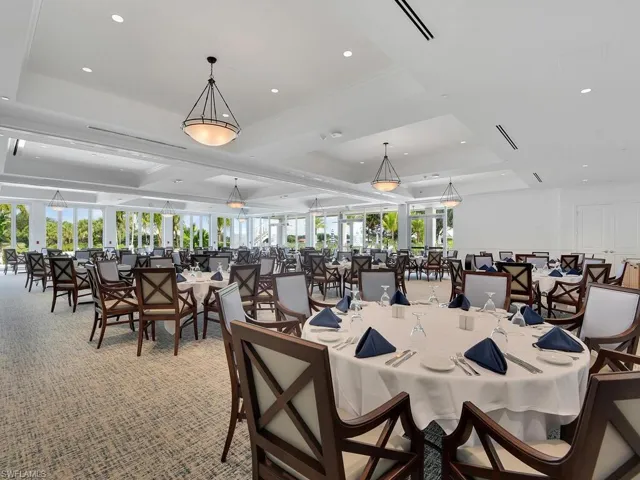 Formal & Casual Country Club Dining