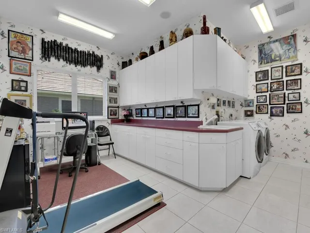 Laundry Room/flex room/possible gym