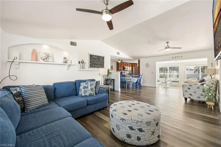 432 SW 38th  TER, Cape Coral, FL 33914