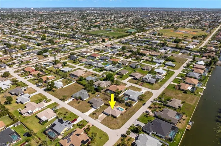 432 SW 38th  TER, Cape Coral, FL 33914
