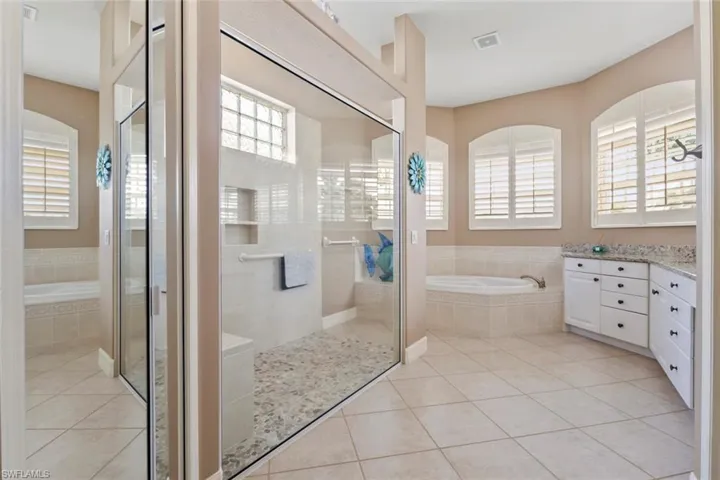 8348 Southwind Bay Cir, Fort Myers, Florida 33908