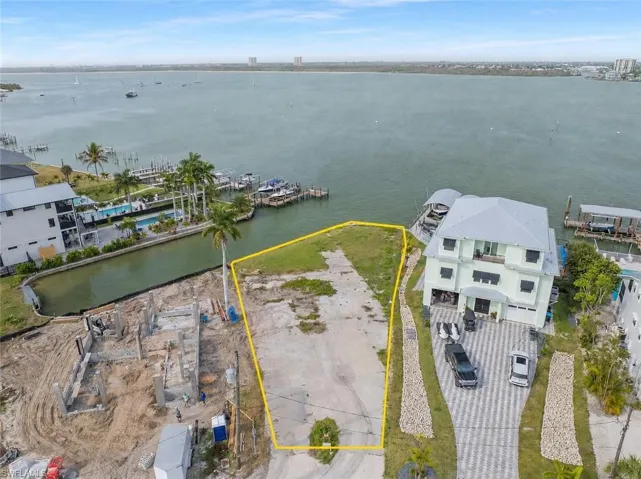 507 Carlos Cir, Fort Myers Beach, Florida 33931