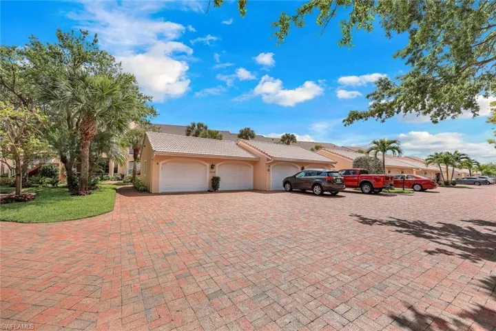 2036  Cascades  DR, Naples, FL 34112
