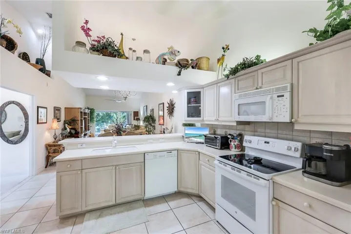 2036  Cascades  DR, Naples, FL 34112