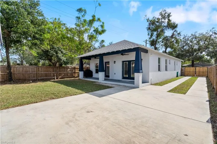 1324 E Giddens  AVE, Tampa, FL 33603