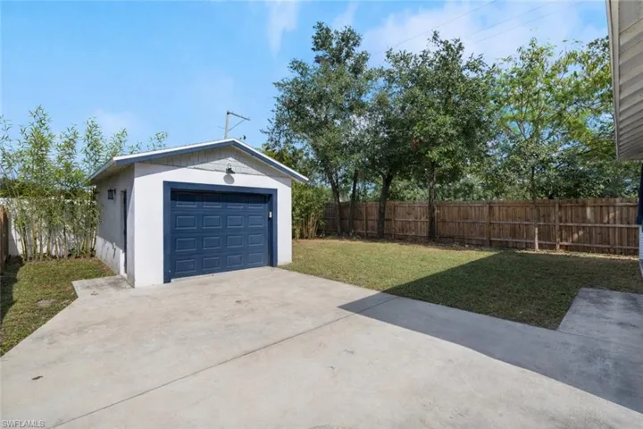 1324 E Giddens  AVE, Tampa, FL 33603