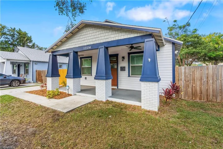 1324 E Giddens  AVE, Tampa, FL 33603