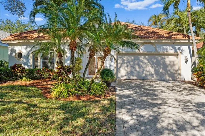 180  Spring Lake  CIR, Naples, FL 34119