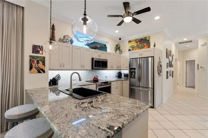 180  Spring Lake  CIR, Naples, FL 34119