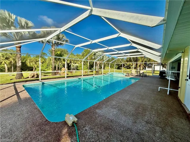 707 Washington Ave, Lehigh Acres, Florida 33972