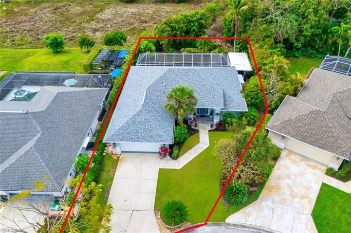 View from above of property featuring property parcel outlined