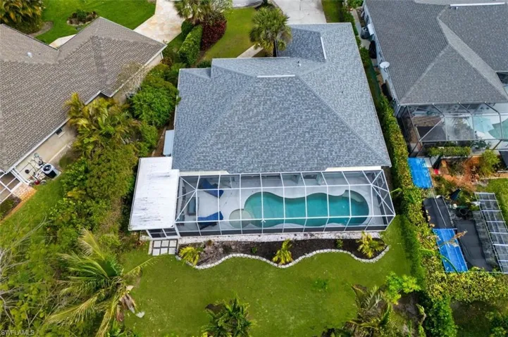 Bird's eye view of a pool area