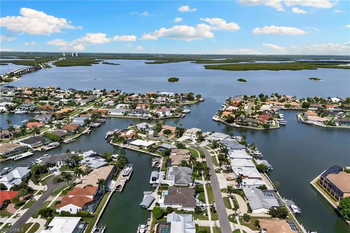 580 Goldcoast Ct, Marco Island, Florida 34145