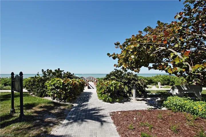 788  Park Shore  DR, Naples, FL 34103