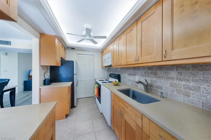 788  Park Shore  DR, Naples, FL 34103