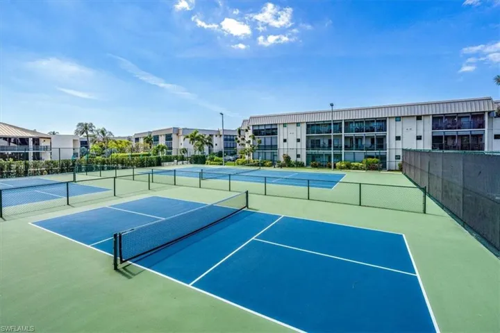 788  Park Shore  DR, Naples, FL 34103