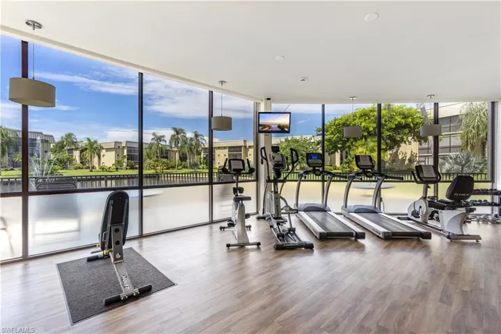 788  Park Shore  DR, Naples, FL 34103
