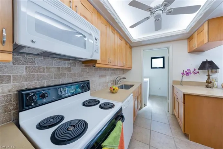 788  Park Shore  DR, Naples, FL 34103