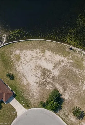 124 Se 15th Pl, Cape Coral, Florida 33990