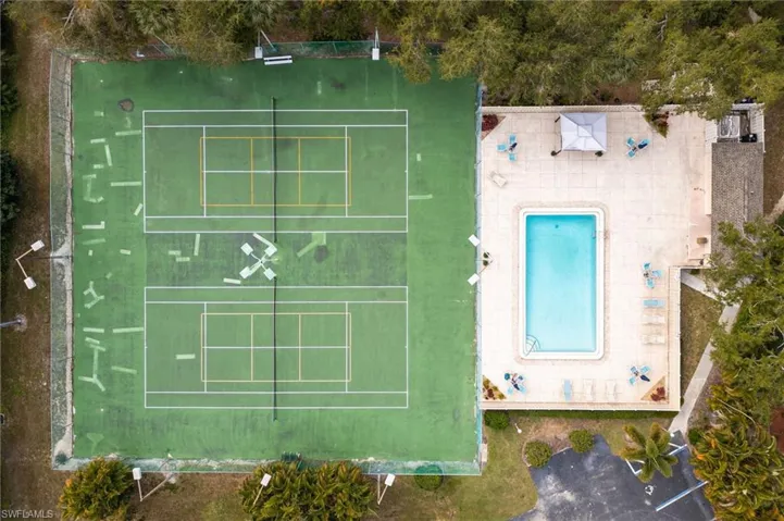 Bird's eye view of a pool area