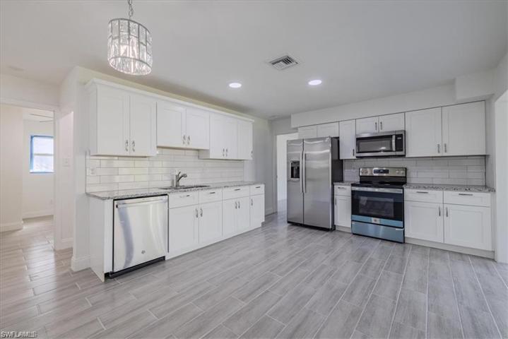 14801 Riverview CT, FORT MYERS FL 33905