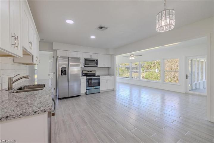 14801 Riverview CT, FORT MYERS FL 33905