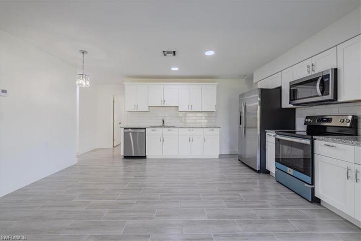 14801 Riverview CT, FORT MYERS FL 33905