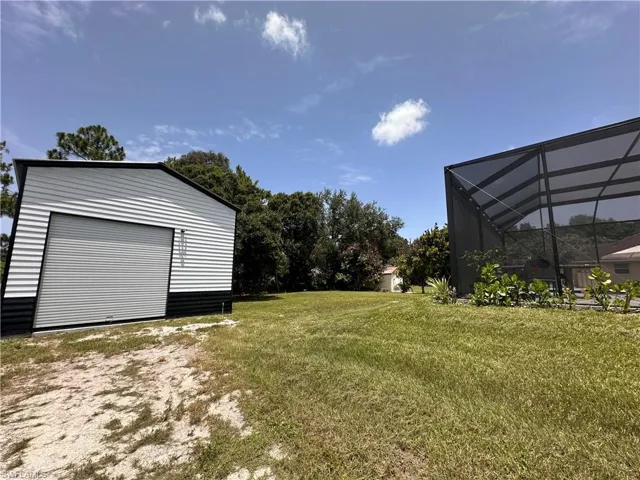 613 Hibiscus Ave, Lehigh Acres, Florida 33972
