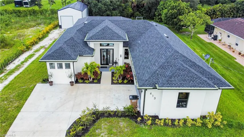 613 Hibiscus Ave, Lehigh Acres, Florida 33972