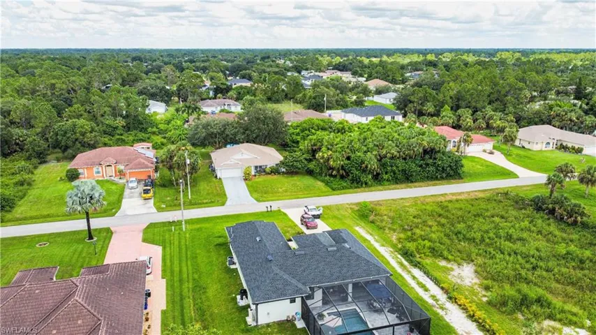 613 Hibiscus Ave, Lehigh Acres, Florida 33972