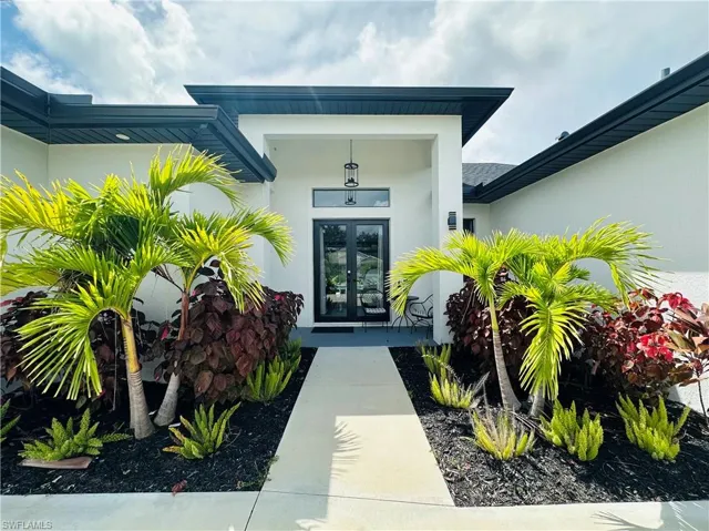 613 Hibiscus Ave, Lehigh Acres, Florida 33972