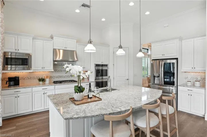 8836  Savona  CT, Naples, FL 34119