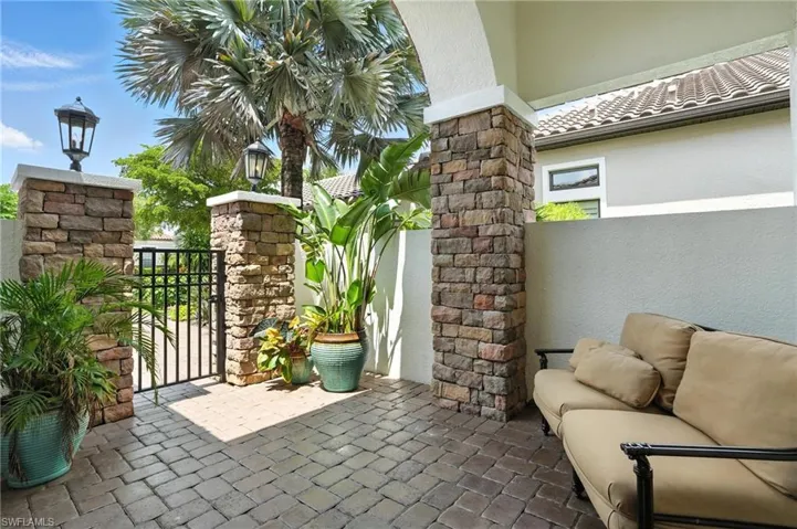 8836  Savona  CT, Naples, FL 34119